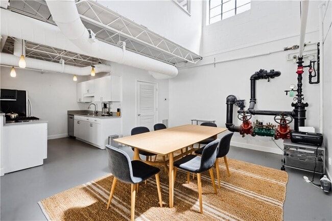 Building Photo - 820 DeKalb Ave NE