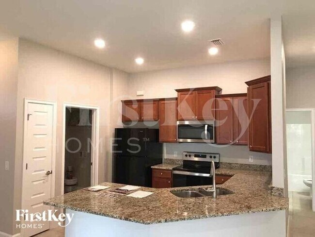 Building Photo - 5261 Jessamine Ave