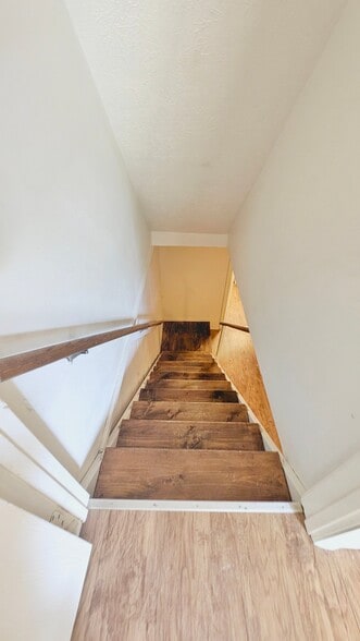 Building Photo - 503 E Graham Pl