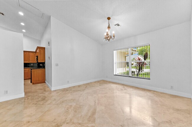Building Photo - 6740 Brookhurst Cir