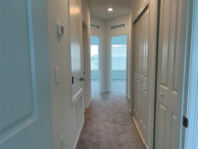 Building Photo - 3066 Chantilly Dr