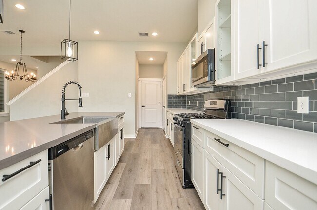 Building Photo - 6708 Parker Grv Ln