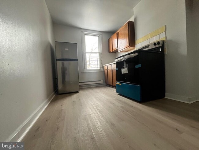 Primary Photo - 2130 W Spencer Ave