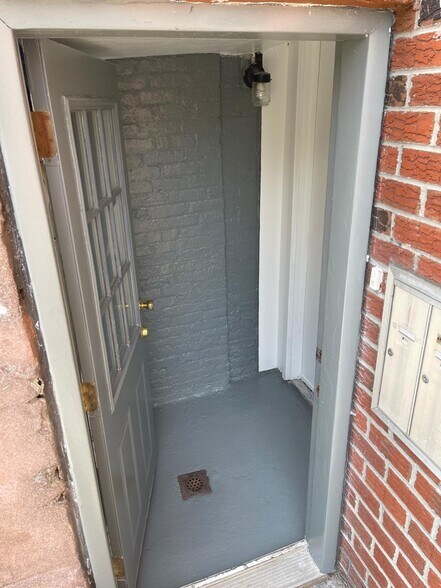 Primary Photo - 447 Degraw St