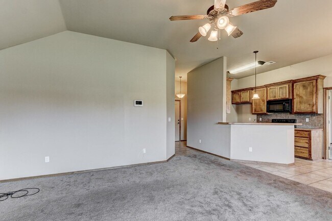 Building Photo - AVAILABLE 3-15-2020  FOR OCCUPANCY IN YUKON, MUSTANG SCHOOLS!