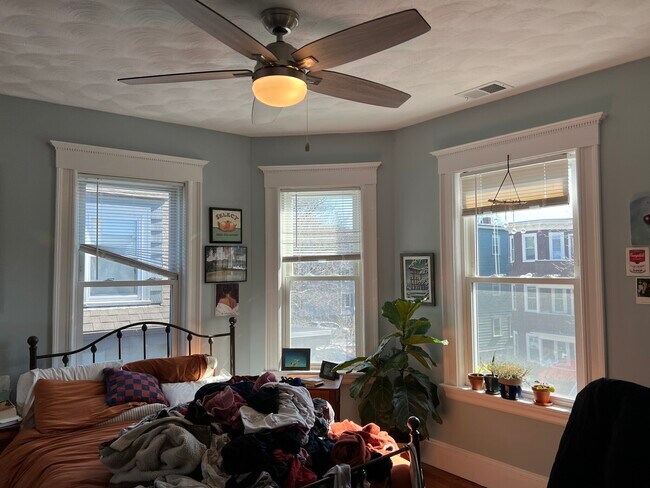 Building Photo - 305 Highland Ave