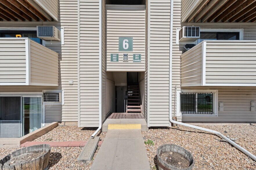 Building Photo - 10150 E Virginia Ave