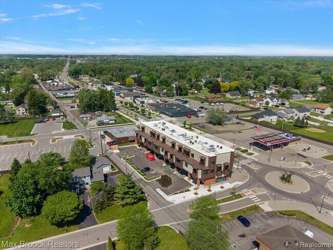 Building Photo - 1760 E Auburn Rd