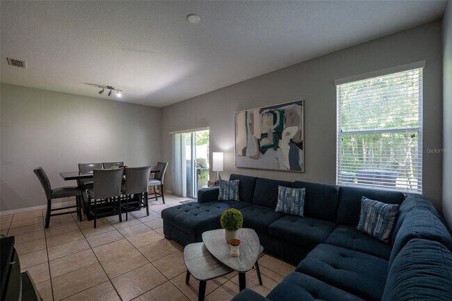 Building Photo - 11191 Savannah Landing Cir