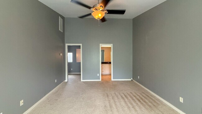 Building Photo - 2605 Calumet St