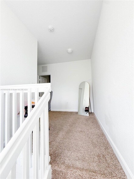 Building Photo - 1720 NE 33rd Ave