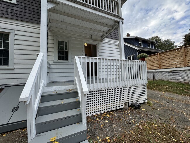 Building Photo - 18 Burgoyne St