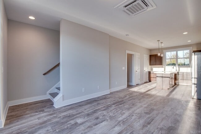 Building Photo - Townhome For Lease