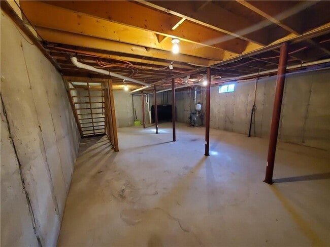 Building Photo - 35 Mapleville Main