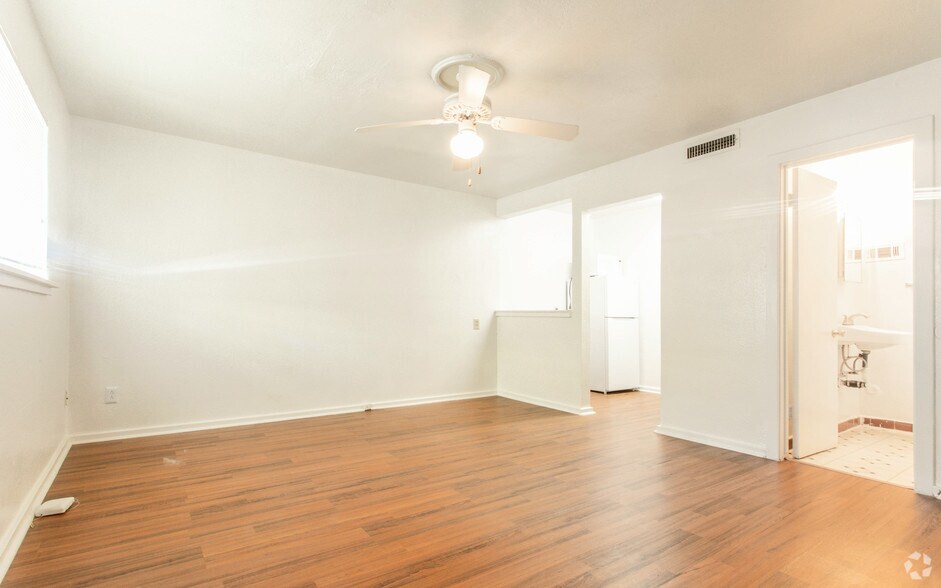 San Gabriel Square Apartments 2212 San Gabriel St Austin TX 78705