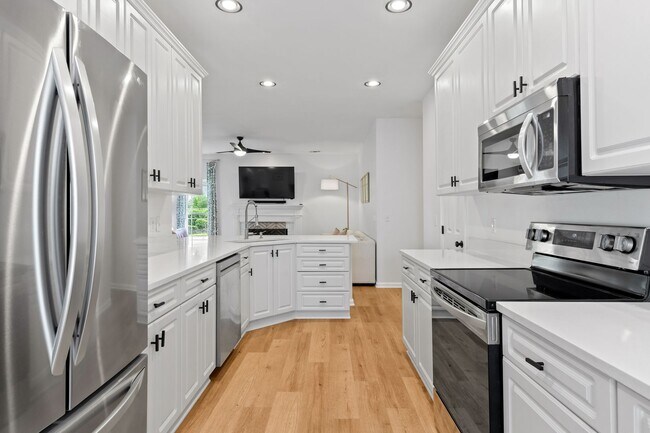 Building Photo - 142 Cherryfield Ln