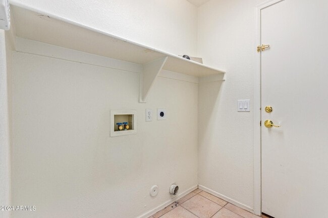 Building Photo - 2390 E Whitten St