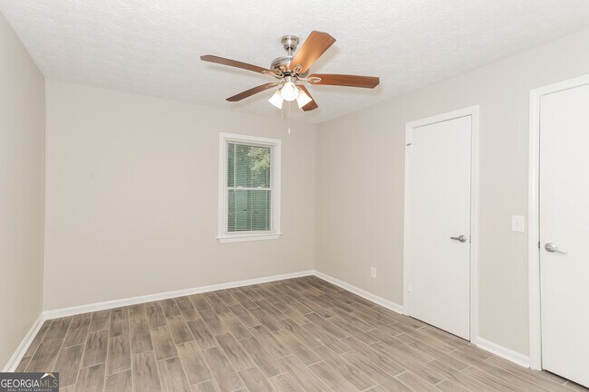 Building Photo - 246 Timber Lake Cir