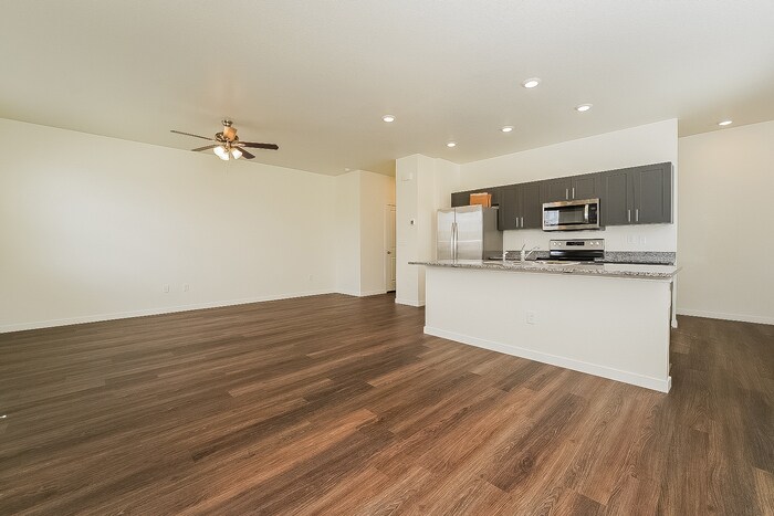 Building Photo - 13405 Oneida Ln