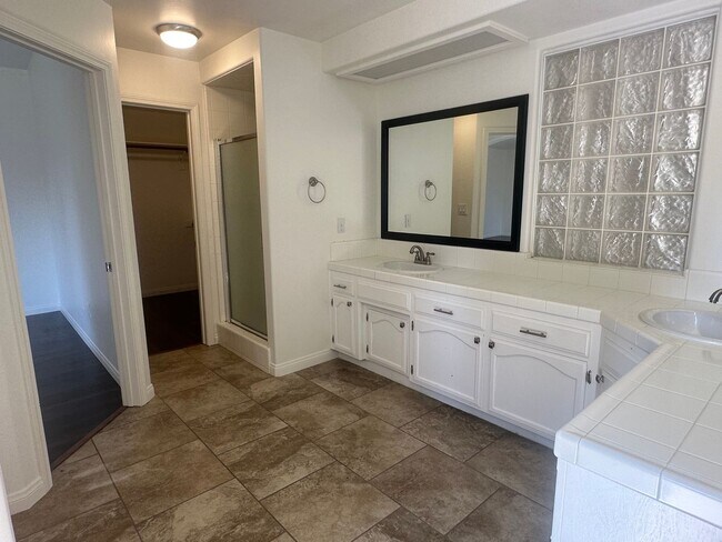 Building Photo - READY NOW! Corner home with a private SPAR...