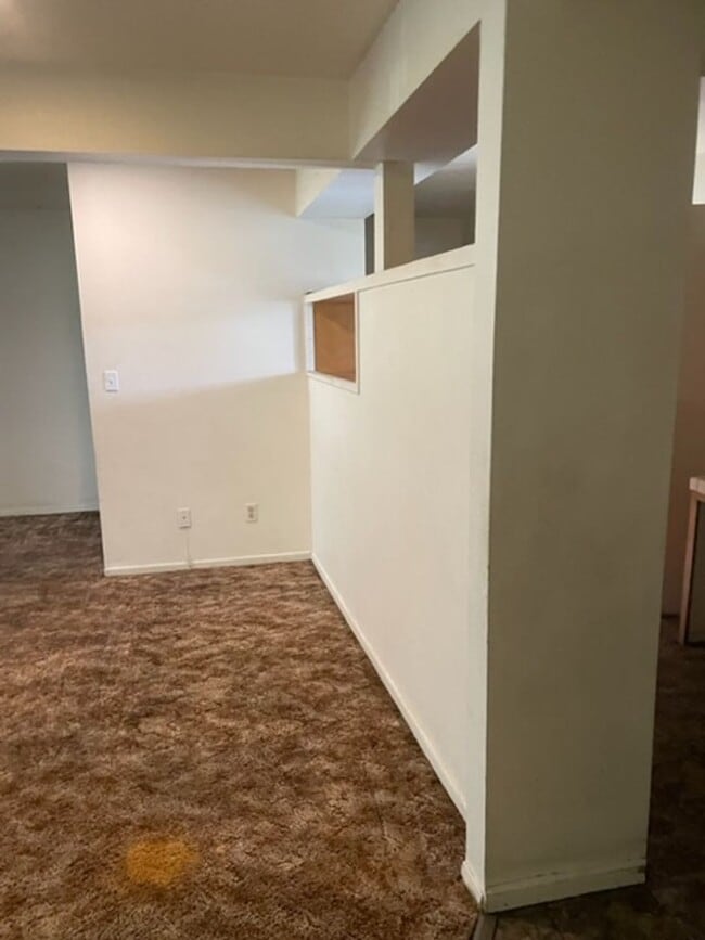 Building Photo - 2 BEDROOM 2 BATH (55+COMMUNITY)