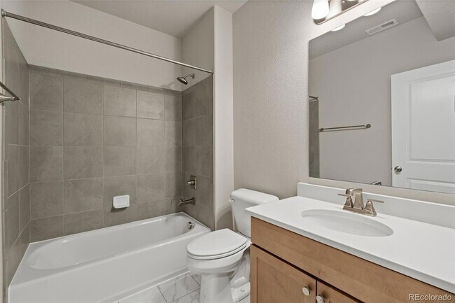 Building Photo - 16353 Cattle Crk Ct