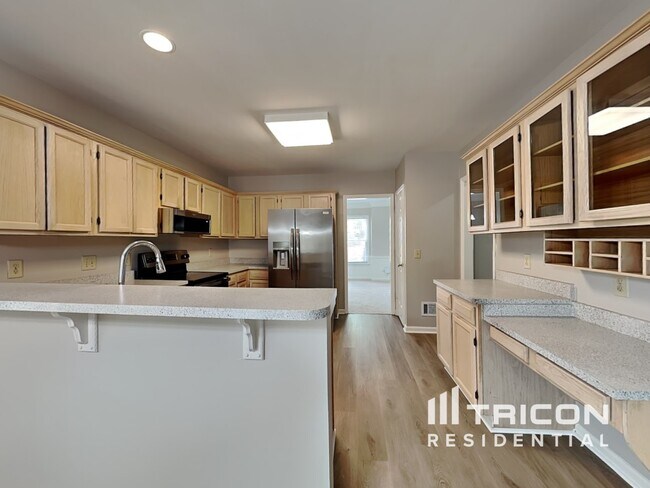 Building Photo - 7067 Brook Side Landing