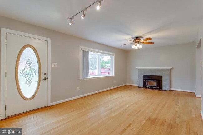 Building Photo - 5834 Pratt St