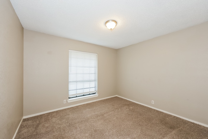 Building Photo - 106 Pueblo Dr