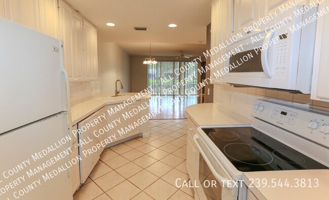 Building Photo - 5823 Cove Cir
