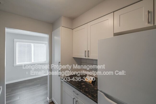 Building Photo - 205 6th Ave SE