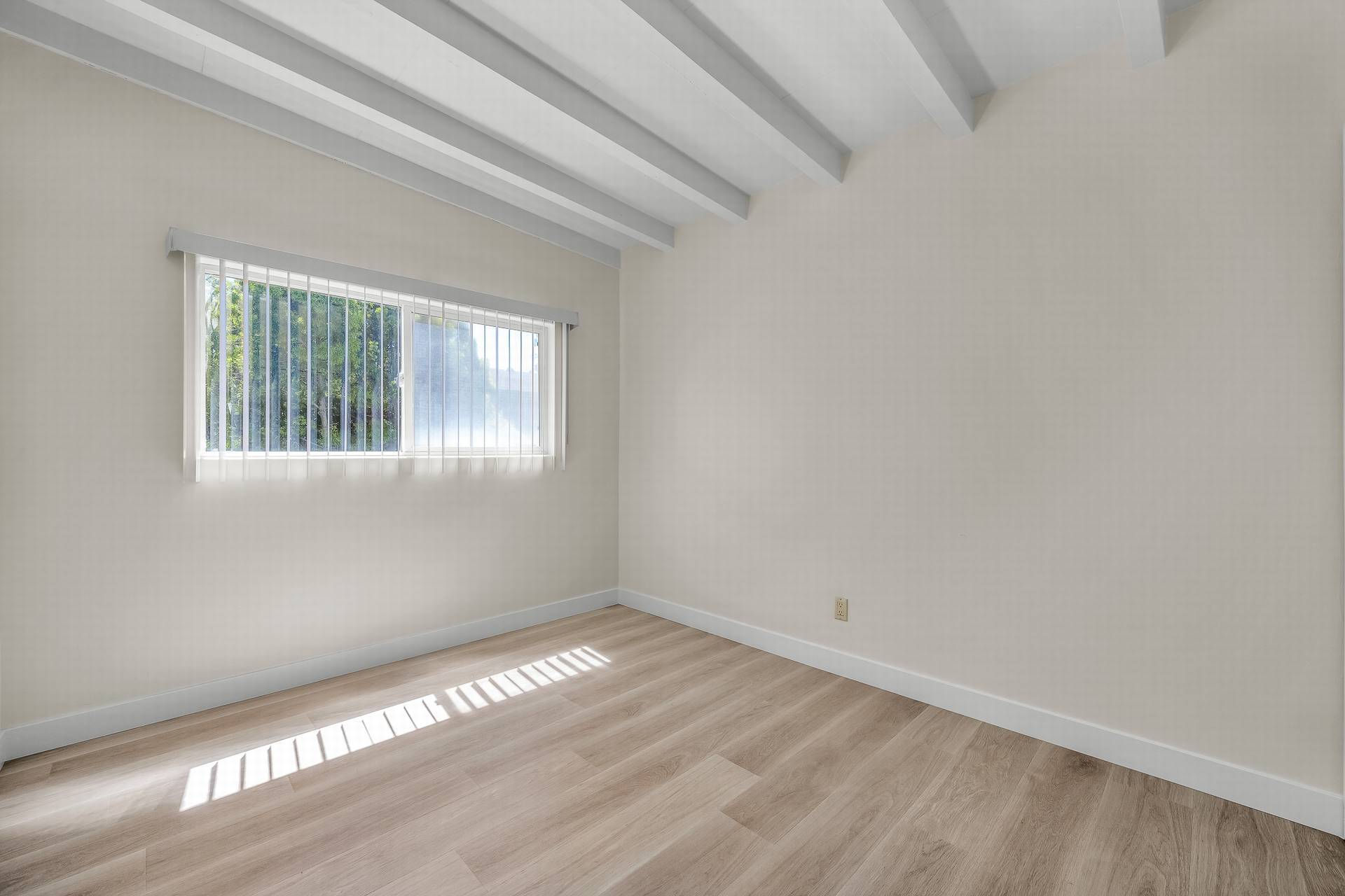 Building Photo - 1440 Manhattan Beach Blvd