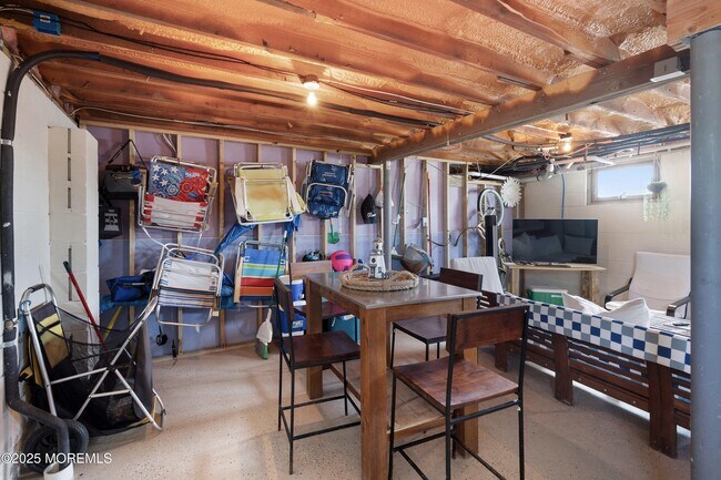 Building Photo - 167 4th Ave