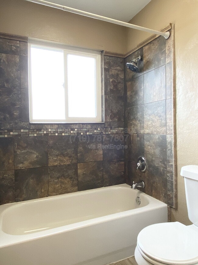 Building Photo - 6087 Del Rey Dr