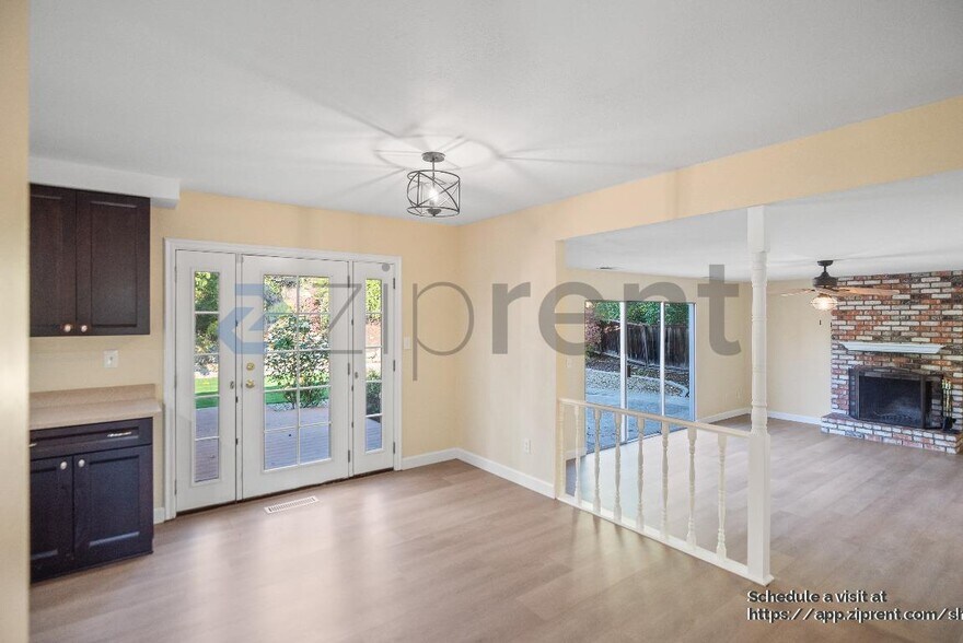 Building Photo - 15 Malibu Ct