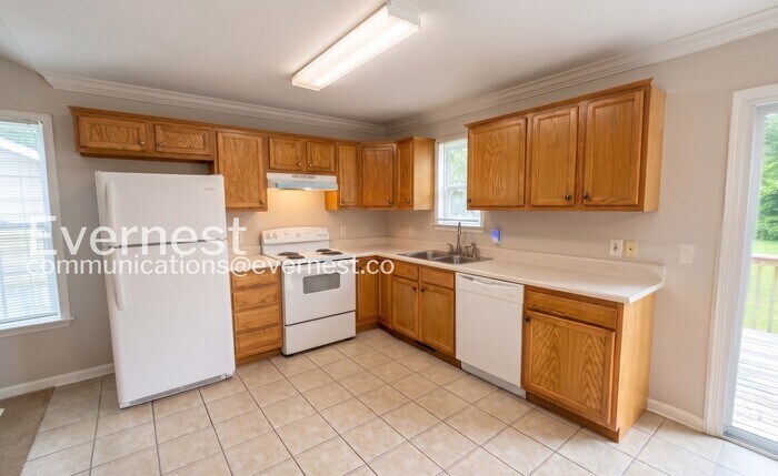 Building Photo - 743 Graysville Rd