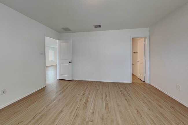 Building Photo - 18811 Charter Elm Dr