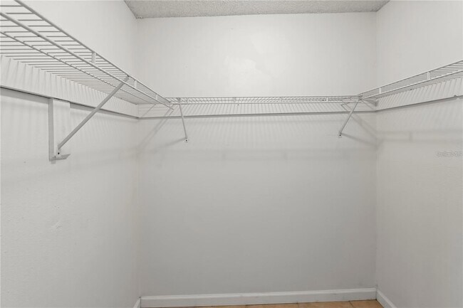 Building Photo - 530 Orange Dr