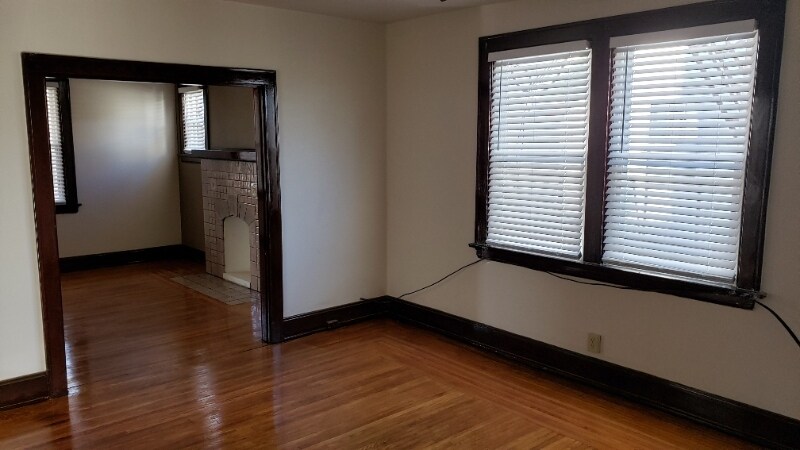 Building Photo - 4950 Ralph Ave