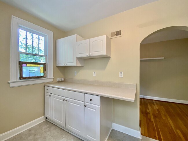 Building Photo - 1105 Virginia Ave