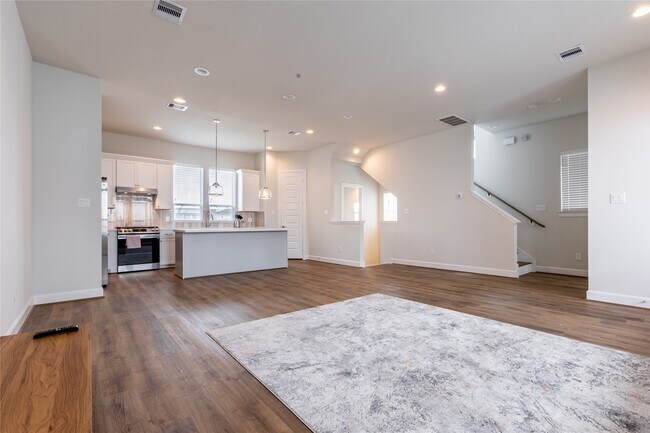 Building Photo - 2802 Grand Fountains Dr