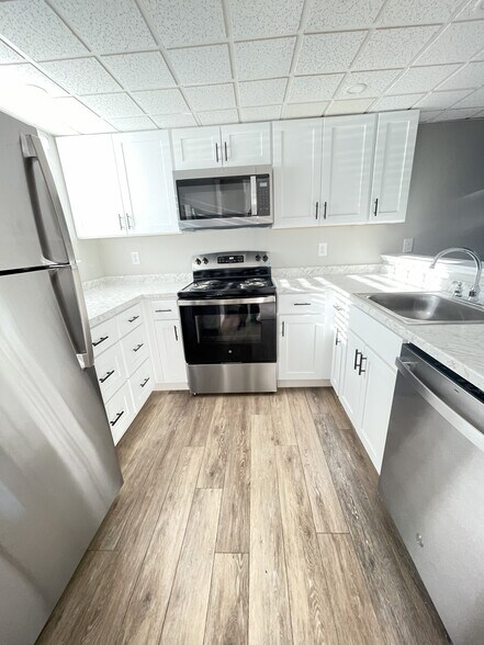 Building Photo - 6 Pin Oak Dr