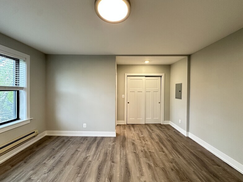 Building Photo - 4349 N Damen Ave