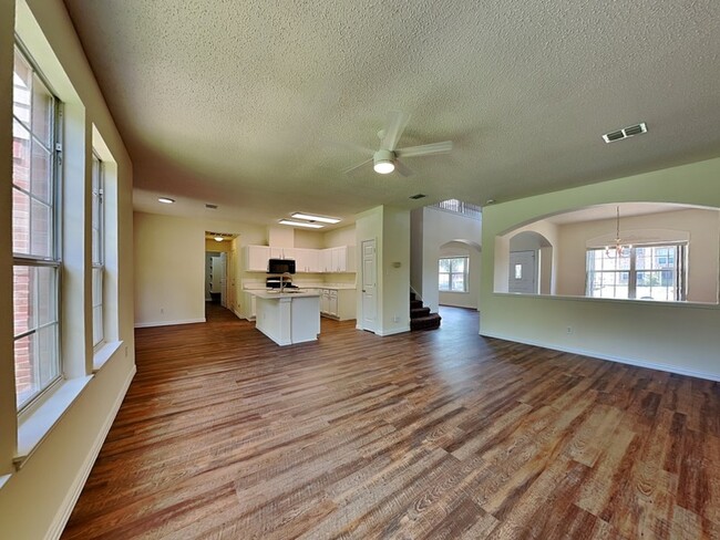 Building Photo - 4861 Autumn Hill
