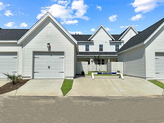 Building Photo - 258 Symphony Ave