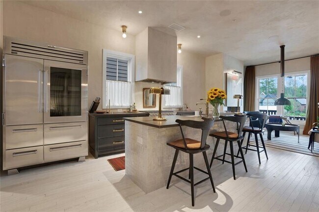 Building Photo - 11291 Serenbe Ln