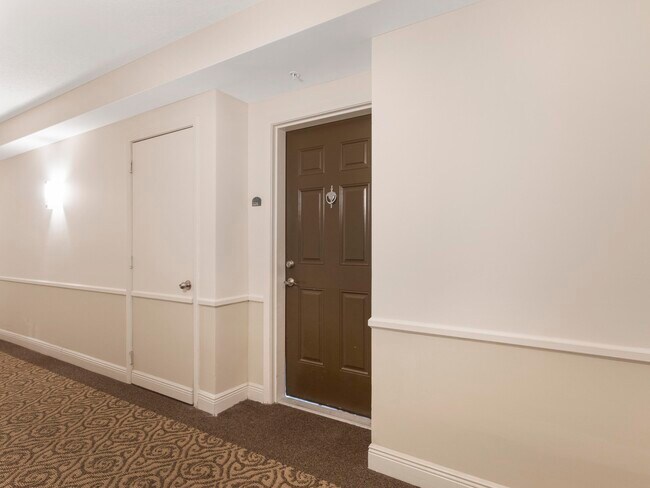 Building Photo - 610 Clematis St