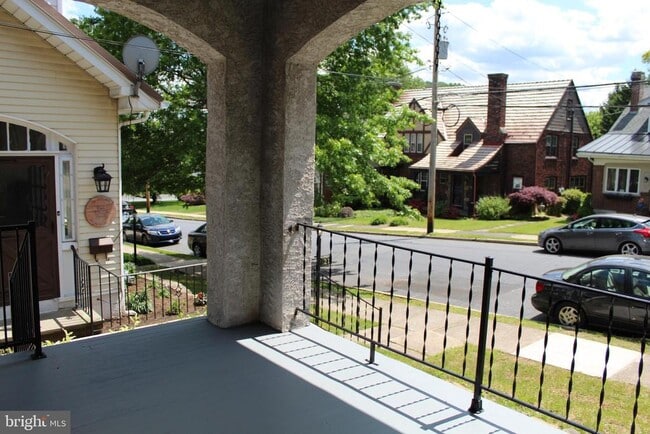 Building Photo - 23 W 2nd St