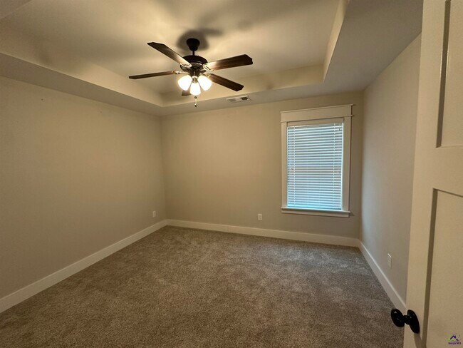 Building Photo - 116 Perth Ct