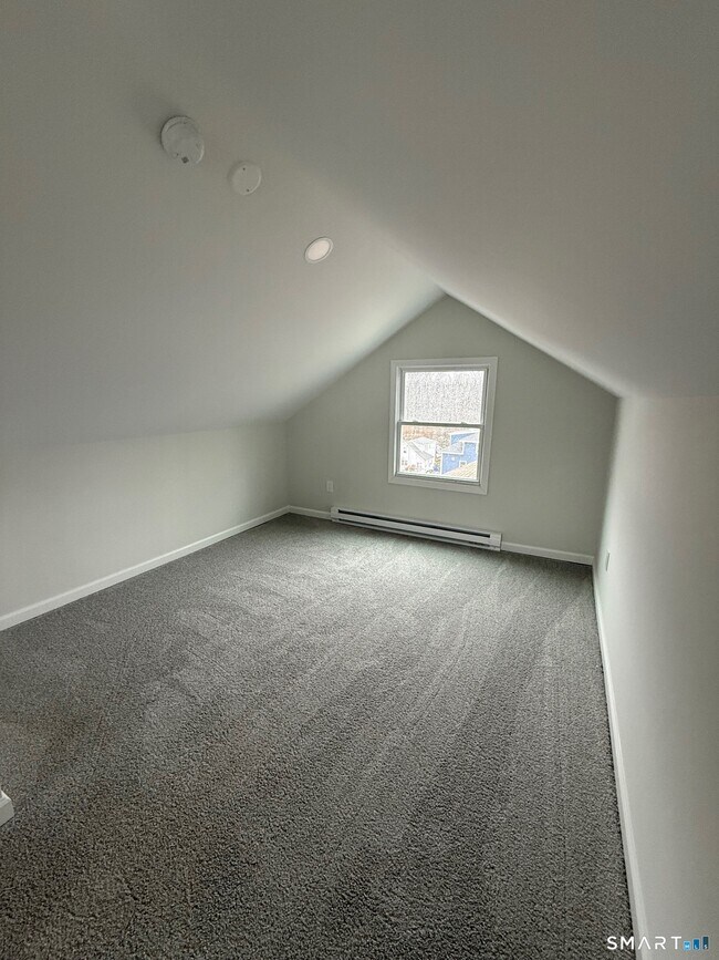 Building Photo - 349 Marlborough Terrace